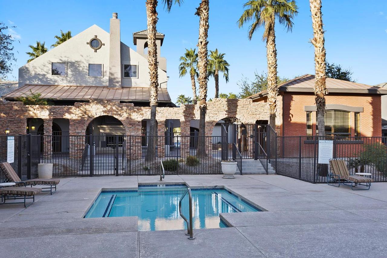 Apartment Cozysuites With 2 Pools, Jacuzzi, Arcade! 06 *